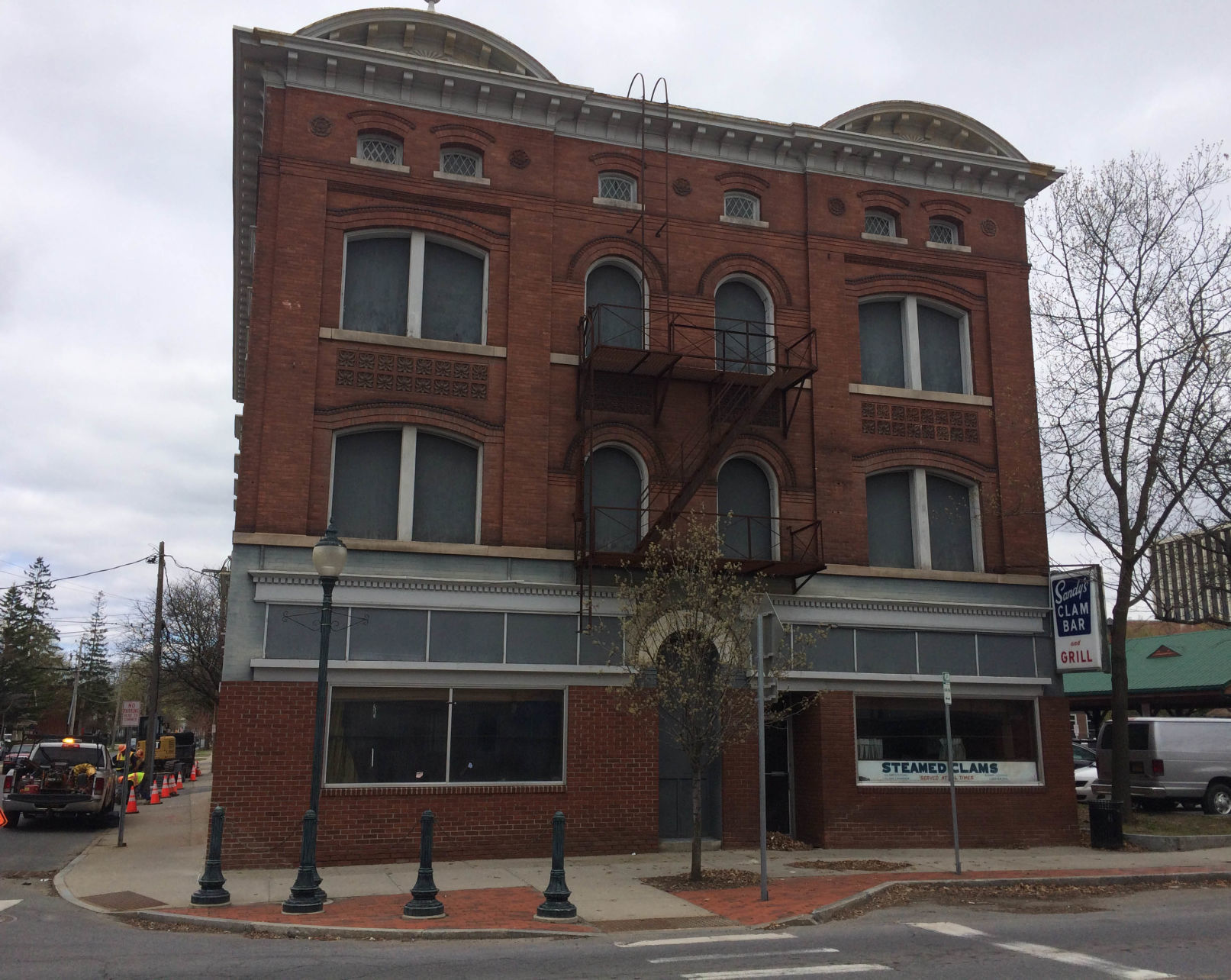 Former Sandy's Clam Bar